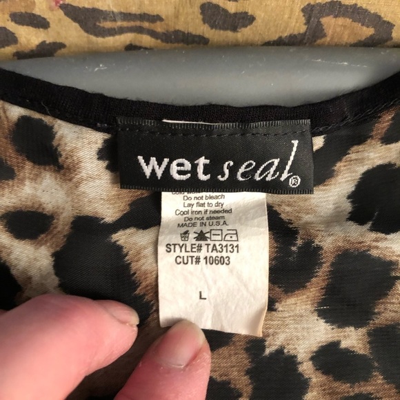 Wet Seal large black & leopard print high low tank with sheer back - Picture 3 of 15